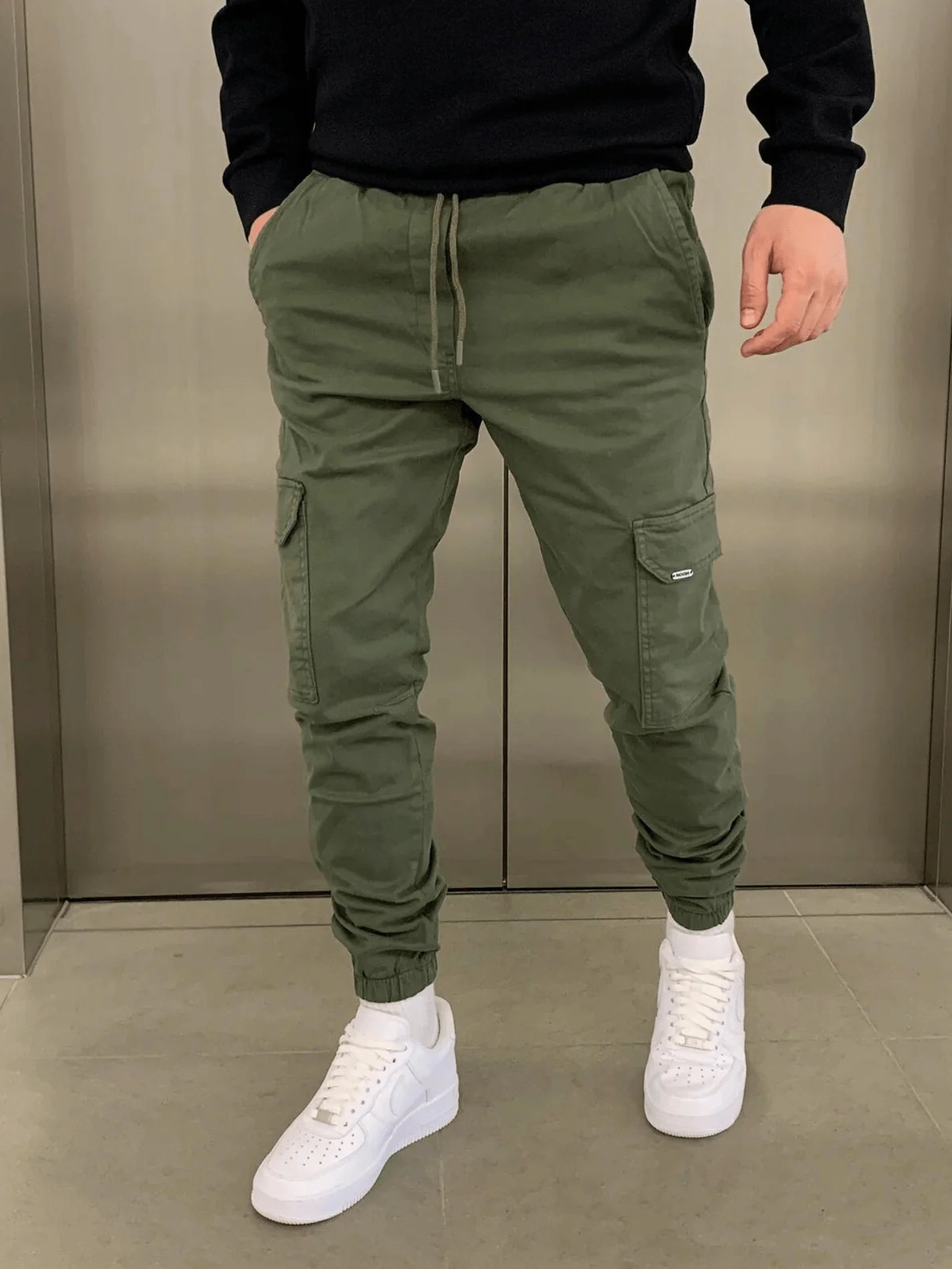 Pantalon Jogger Cargo Homme – Design Utilitaire Moderne à Taille Ajustée